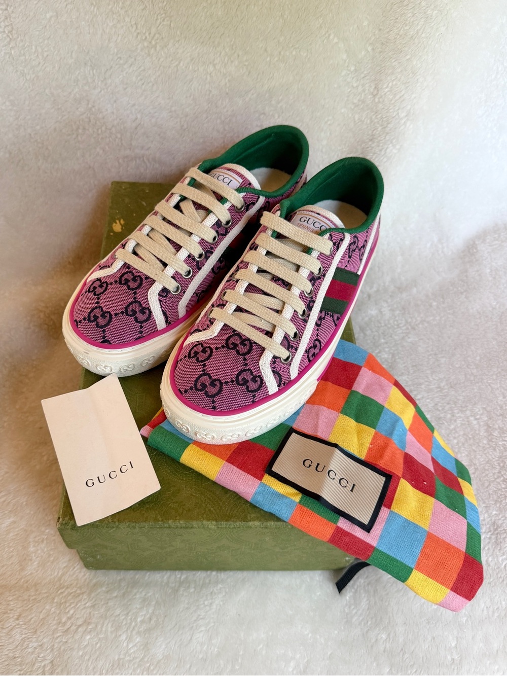 Gucci 1977 Low Top Sneakers